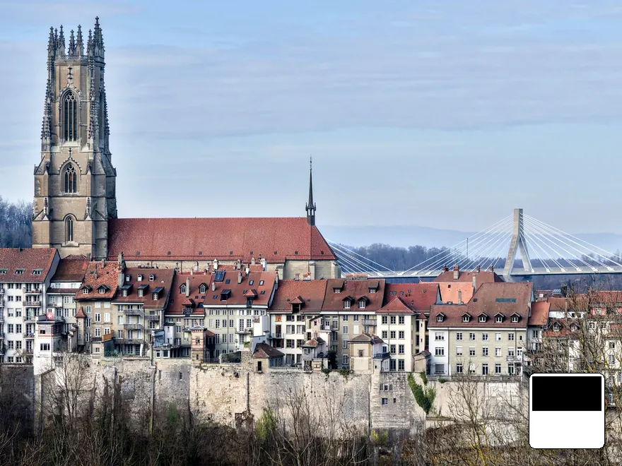 La cathédrale Saint-Nicolas et la vieille ville de Fribourg